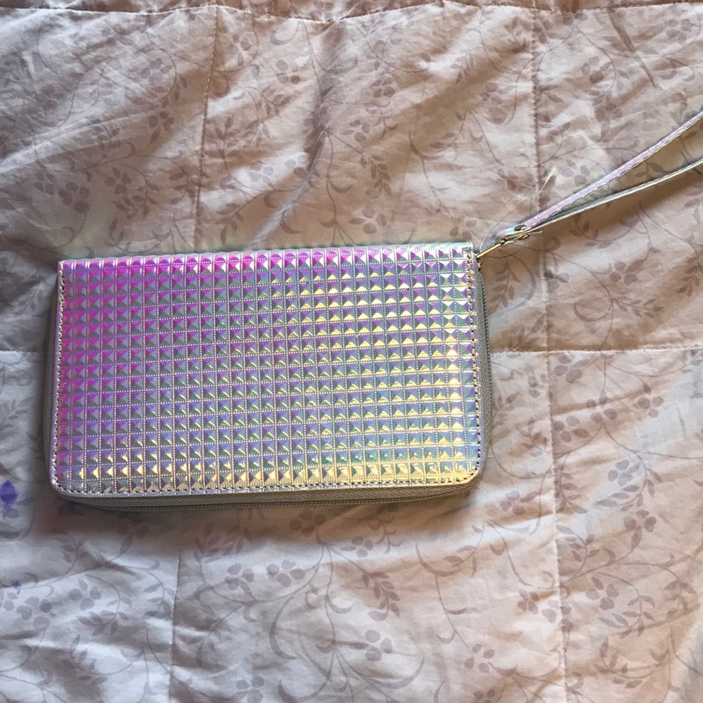 Holographic clutch